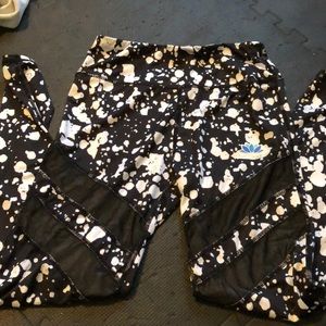 Lotus leggings.